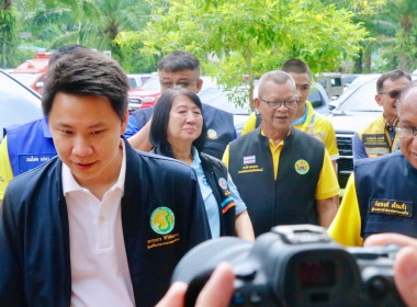 ลงพื้นที่ตรวจราชการเพื่อแก้ไขปัญหาความเดือดร้อนของเกษตรกรด้านแหล่งน้ำ ในพื้นที่จังหวัดนครศรีธรรมราช โดยมี นายประวัติ แดงบรรจง รองอธิบดีกรมส่งเสริมสหกรณ์ และผู้บริหารหน่วยงานสังกัดกระทรวงเกษตรและสหกรณ์ ร่วมลงพื้นที่ ณ โรงเรียนบ้านน้ำร้อน ตำบลสี่ขีด อำเภอส ... พารามิเตอร์รูปภาพ 20